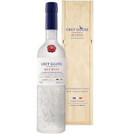 Водка "Grey Goose" Interpreted by Ducasse, wooden box, 0.75 л